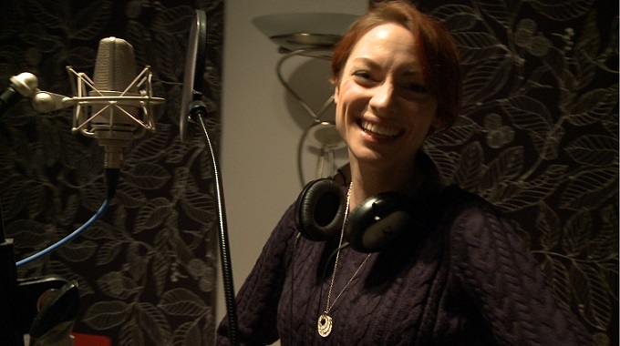Kate (Muffin) recording Muffin song in recording studio